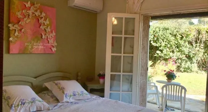 ** Couette-café Villa l'Air du temps Juan-les-Pins France